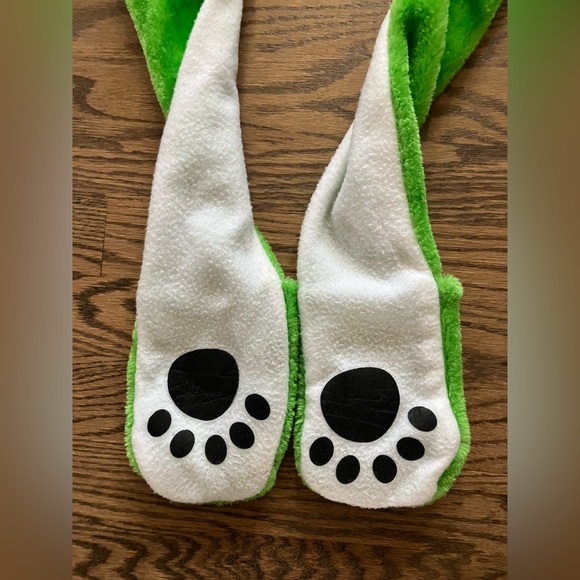 3 in 1 Plush Cute Frog Hat/Scarf/Mittens - Picture 4 of 5